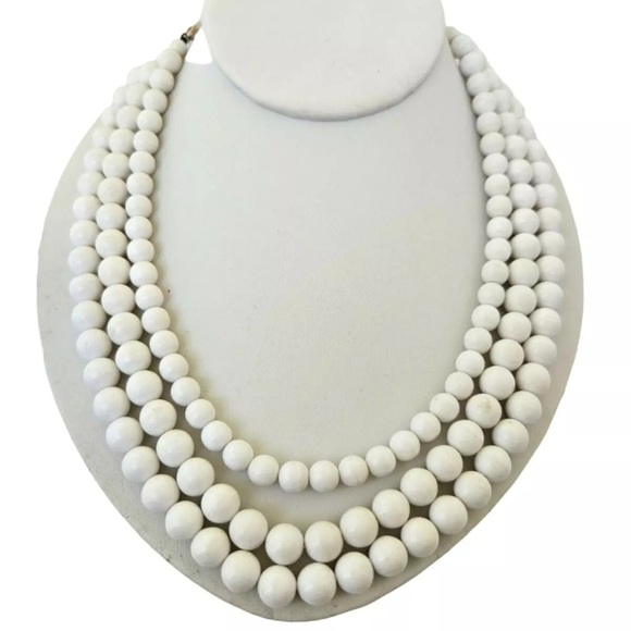 Vintage Japan Triple Strand White Bead Necklace 18” J Hook Clasp Retro Classic - Picture 5 of 6